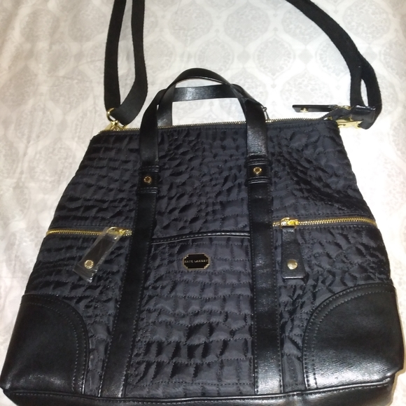 Kate Landry - Picture 7 of 7